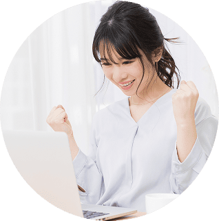 �󌱌��ʂ��m�F���Ă��鏗���̎ʐ^